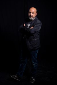 Miguel Espejo Cómico presta servicio en la subcategoría de Monologuistas, cómicos y humoristas  en Barcelona