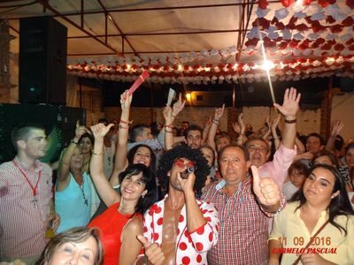 LHDC Los Hombres de Charlie presta servicio en la subcategoría de Grupos de Rock y Pop en Sevilla