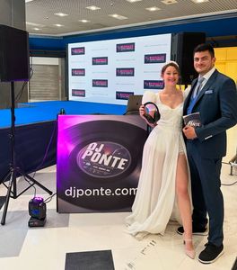 Dj Ponte presta servicio en la subcategoría de Djs en A Coruña