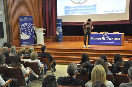 Mago, mentalista presta servicio en la subcategoría de Magos en Valencia