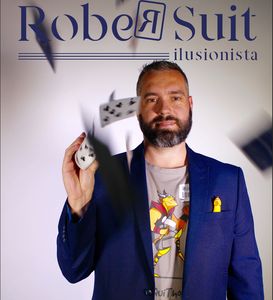 Rober Suit presta servicio en la subcategoría de Magos para niños en Madrid