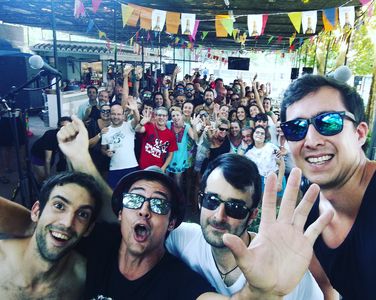 The Zlyppers presta servicio en la subcategoría de Grupos de Rock y Pop en Alicante