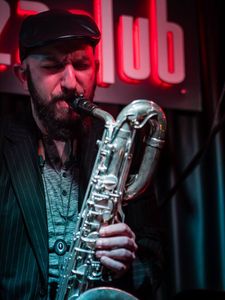 MÚSICO INDEPENDIENTE presta servicio en la subcategoría de Grupos de Jazz en Málaga