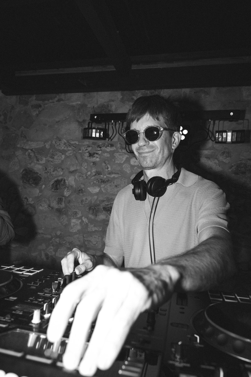 SWELL presta servicio en la subcategoría de  en 